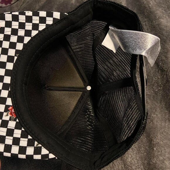 NWT Vans Checkered Rose Snap Back - Picture 3 of 3